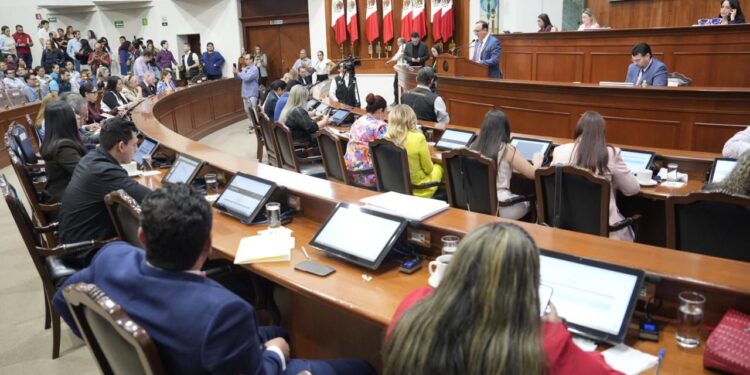 Congreso aprueba Comisión Especial para vigilar el uso del crédito de 2 mil 300 MDP