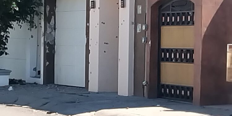 Atacan otra casa en Villas del Real con rifles AK-47, “Cuernos de Chivo”