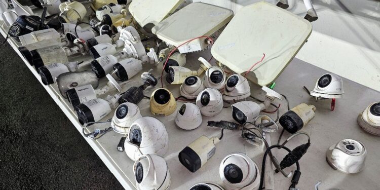 Grupo Interinstitucional a retirado un total de mil 208 cámaras de videovigilancia ilegales