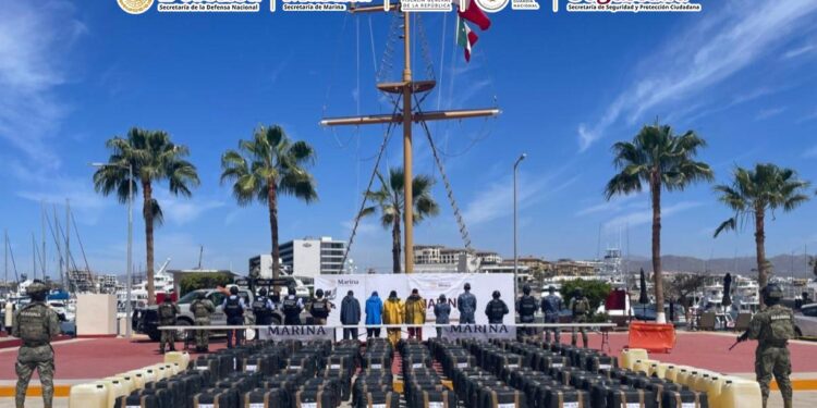 Fuerzas Federales aseguran 4.5 toneladas de cocaína y detienen a 4 personas