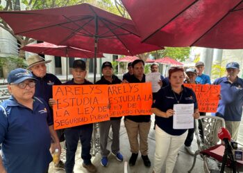 Tras lamentar el asesinato del agente de Tránsito, Guerreros azules piden a la diputada Arely estudiar la Ley de Seguridad