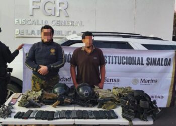 Detienen a dos civiles armados con camioneta robada en Culiacán