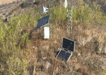 El Grupo Interinstitucional deshabilita antenas inhibidoras de frecuencia, asegura vehículos, armas y campamentos usados por la delincuencia en Cosalá y Escuinapa