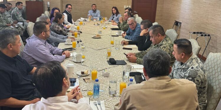 Acuerdan medidas para prevenir y atender incendios de maleza en carreteras