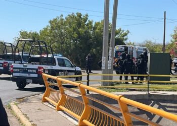 Dos hombres fueron detenidos tras un tiroteo y persecución de agentes de la PEP sobre “La Costerita”