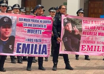 ¡Todas somos Emilia, Justicia!: Policías protestan en Ayuntamiento de Culiacán por asesinato de agente