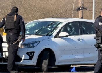 Atacan con más de 100 balazos al comandante “Jaguar” de la PEP y sólo sufre una herida en sedal