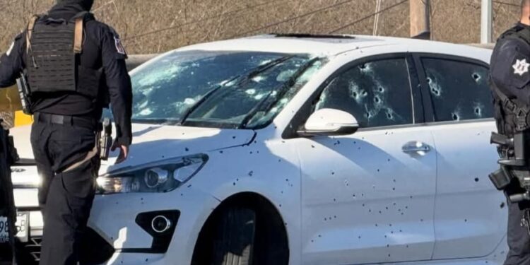 Atacan con más de 100 balazos al comandante “Jaguar” de la PEP y sólo sufre una herida en sedal