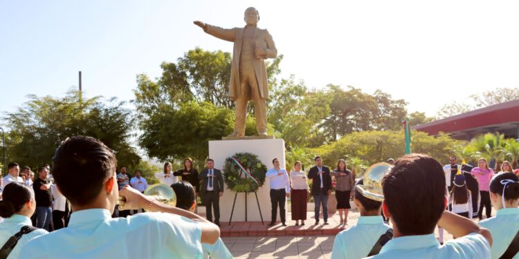 Conmemora alcalde José Paz López el 219 aniversario del natalicio de Benito Juárez