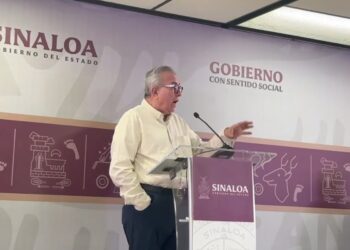 Rocha aseguró que nadie está huyendo de Sinaloa, al contrario