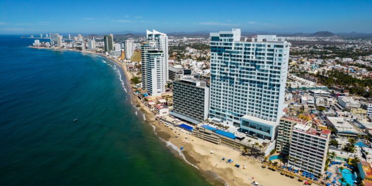 Mazatlán se consolida como uno de los destinos turísticos a visitar en el país, a pesar de la inseguridad que priva en el estado de Sinaloa