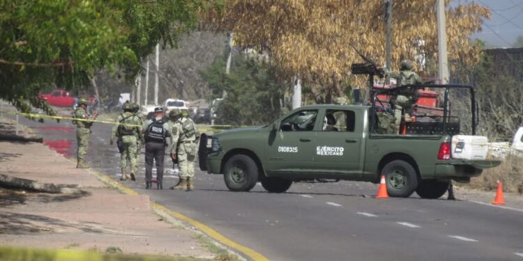 Muere adulta mayor tras enfrentamiento y persecución entre militares y un grupo armado al sur de Mazatlán