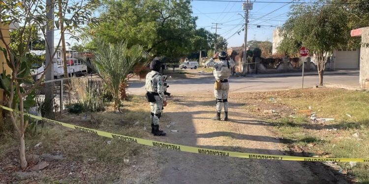 Hallan ejecutado a balazos a un hombre re no identificado en La Lázaro Cárdenas