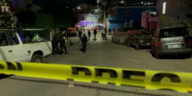 Asesinan a dos hombres en la colonia Benito Juárez