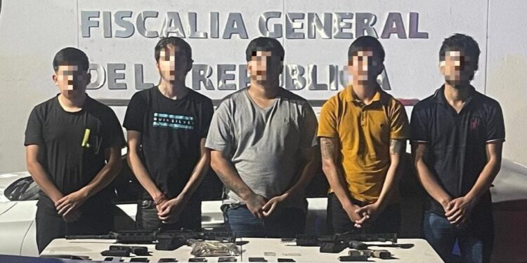 Grupo Interinstitucional detuvo a 5 personas; asegura armamento y un vehículo en Culiacán