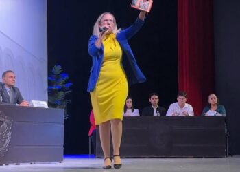 “Dicen que estoy loca, pero nadie me callará, acabaré con la corrupción en la UAS ”: Denisse Díaz