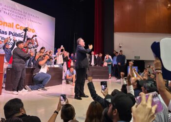 “Sigamos volando alto con autonomía, excelencia y resultados”: Jesús Madueña al comparecer en busca de reelección