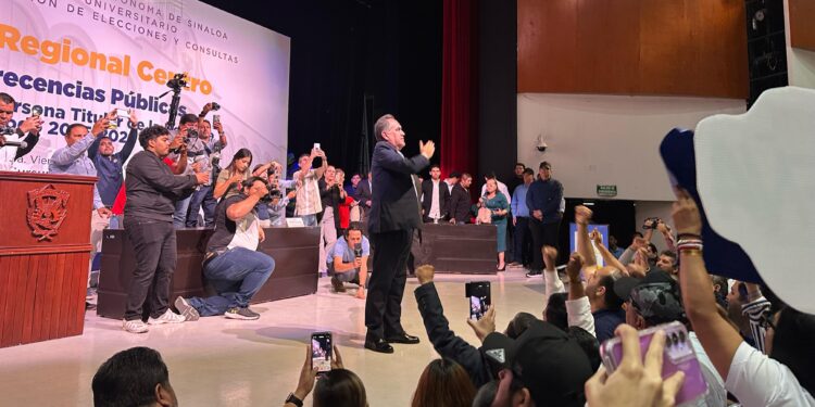 “Sigamos volando alto con autonomía, excelencia y resultados”: Jesús Madueña al comparecer en busca de reelección
