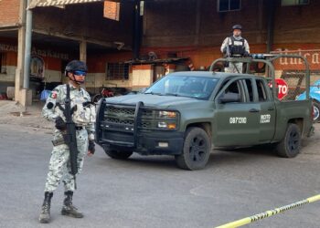 Asesinan a balazos a empleado de una llantera en la Plutarco Elias Calles