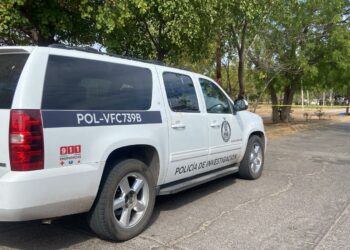 Ejecutan con ráfagas de AK-47 a un joven en Villa Universidad
