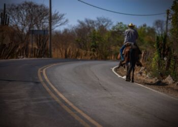 Generamos también el desarrollo en los pueblos pequeños de Sinaloa, expresa el gobernador Rocha