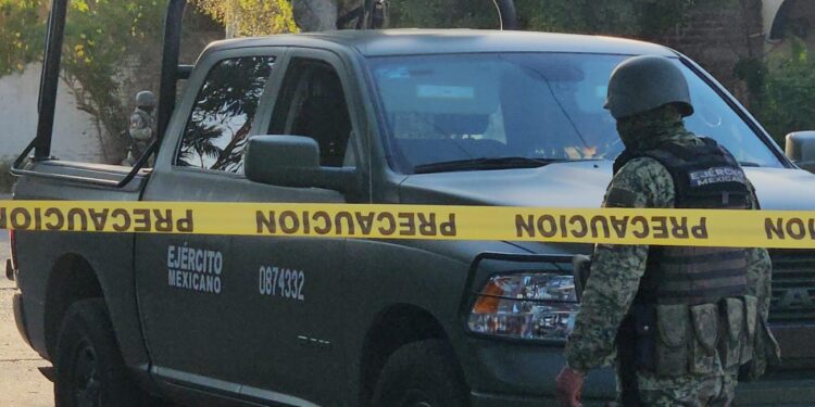 Enfrentamientos a balazos entre grupos antagónicos dejan una mujer fallecida por una bala perdida