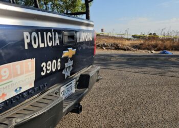 Asesinan a joven y lo tiran en la entrada del fraccionamiento Mezquillo