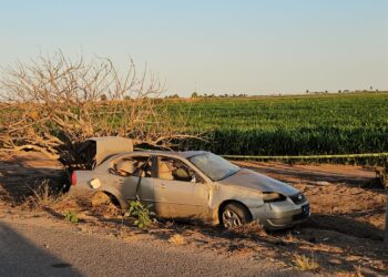 Mueren dos hermanos en volcadura durante la madrugada de hoy en Navolato