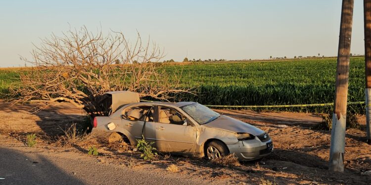 Mueren dos hermanos en volcadura durante la madrugada de hoy en Navolato