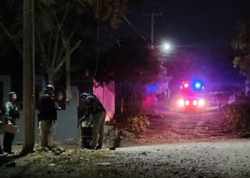 Localizan a dos hombres asesinados a balazos