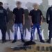 Aseguran a 2 civiles, un vehículo, un arma, cargadores, equipo táctico y puntas de acero
