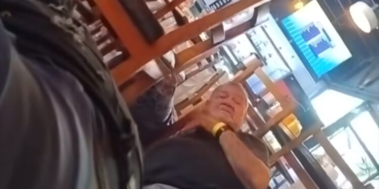 Comensales pecho tierra en Mazatlán por balacera