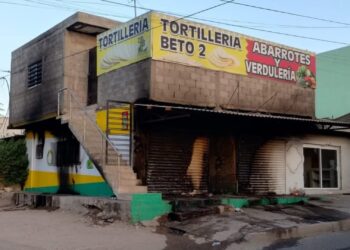 Vuelven atacar a balazos minisúper y tortillería en el sector Barrancos para llevarse a dos mujeres