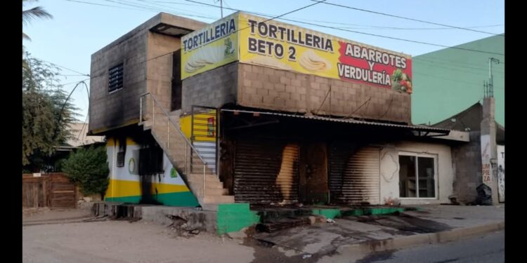 Vuelven atacar a balazos minisúper y tortillería en el sector Barrancos para llevarse a dos mujeres