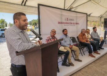 ¡Más obra para Badiraguato! Rocha Moya y José Paz López inauguran calles en Surutato