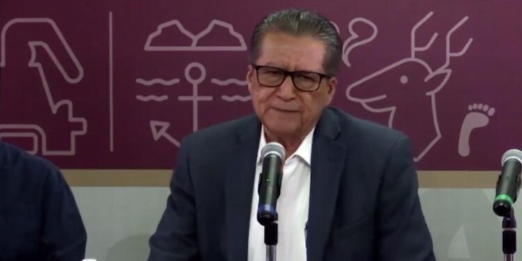 Sebides atiende a familias de Choix afectadas por la violencia: Feliciano Castro