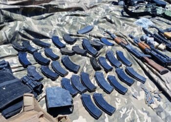 Aseguran cargadores, municiones y droga en Mazatlán