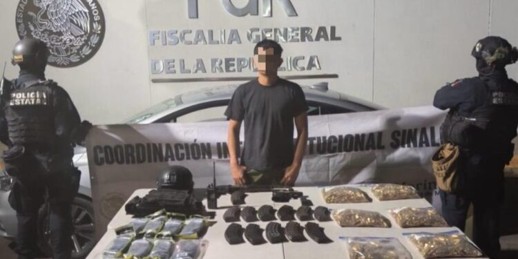 Detienen a hombre armado y con vehículo robado en el fraccionamiento Albaterra