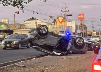 Madre e hija resultan heridas en choque en Infonavit Humaya