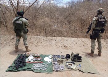 Detienen a civil con armamento, droga, vehículo y dinero en efectivo tras agresión en Sinaloa de Leyva