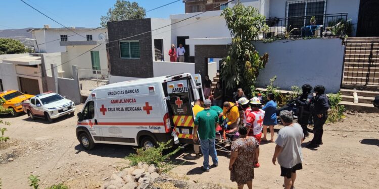 Lesionadas dos niñas al caerles encima el enjarre del techo de la sala de una casa en la colonia Lázaro Cárdenas