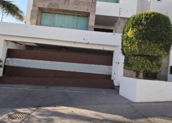 Atacan a balazos dos inmuebles de Colinas de San Miguel