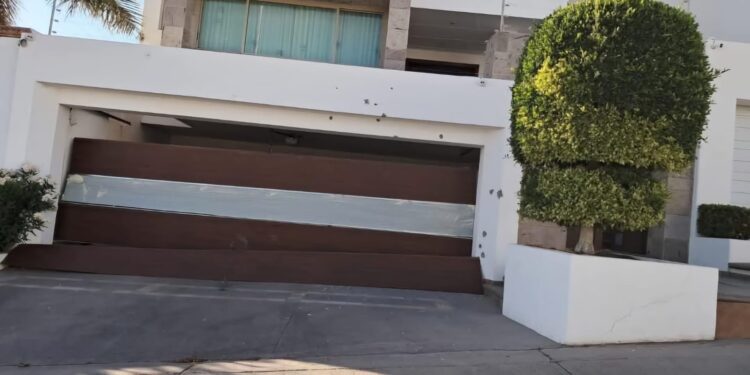 Atacan a balazos dos inmuebles de Colinas de San Miguel