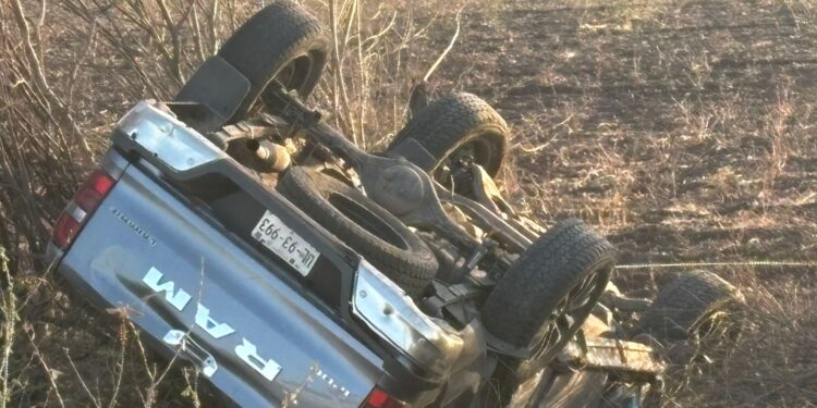 Persecución y balacera al sur de Culiacán dejan un muerto en volcadura