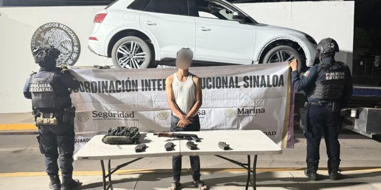 Un civil, un vehículo, un arma, cargadores y cartuchos, lo asegurado por el Grupo Interinstitucional en Mocorito