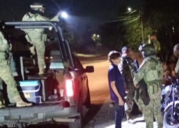 Detienen a un civil y aseguran motocicleta con reporte de robo en Culiacán 