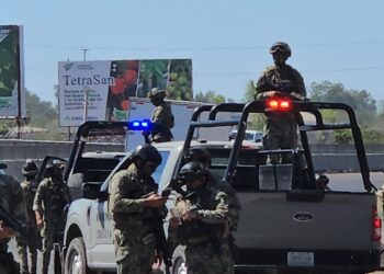 Hallan a un ejecutado a balazos en la carretera Culiacán-Eldorado en El Diez