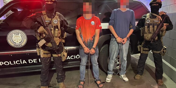 Esteban Guadalupe “N” y Óscar Armando “N” son detenidos por la UNESA en Culiacán