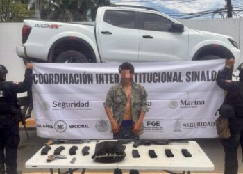 Detienen a civil, asegura armamento y camioneta robada en Villa Juárez, Navolato