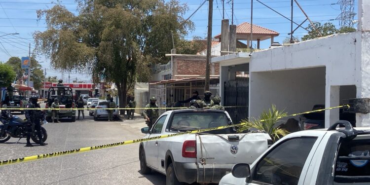 Asesinan mecánico en una cochera de una casa de la 21 de Marzo